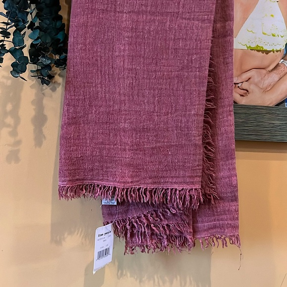 NWT FREE PEOPLE scarf/wrap rosy pink - Picture 2 of 5